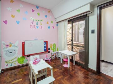 Venta Casa 4 amb.  3 dorm., 2 baños, dependencia, Lav, coch.  patio, R.Balbin 2500 , Lanus