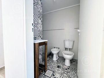 Venta en Pozo. 2 ambientes en Planta Baja. Lomas de Zamora