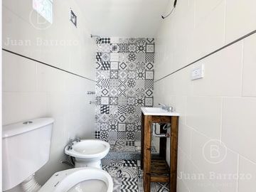 Venta en Pozo. 2 ambientes en Planta Baja. Lomas de Zamora