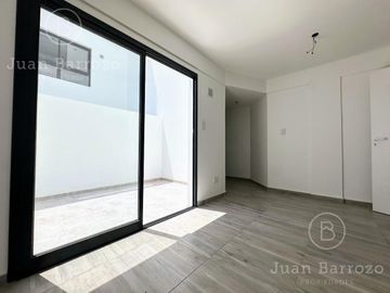 Venta en Pozo. 2 ambientes en Planta Baja. Lomas de Zamora
