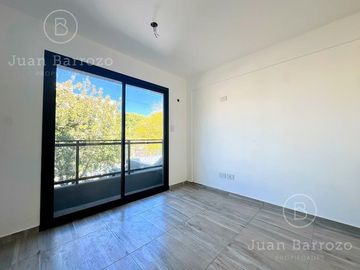 Venta en Pozo. 2 ambientes en Planta Baja. Lomas de Zamora