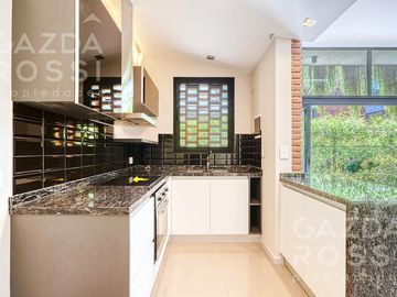 Casa en venta en Adrogue