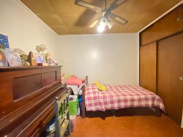 AMPLIA CASA AMERICANA DE 4 AMBIENTES - CASTELAR NORTE