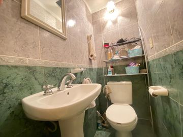 AMPLIA CASA AMERICANA DE 4 AMBIENTES - CASTELAR NORTE