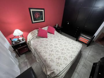 Casa con 5 domitorios con jardín, parrilla y cochera - Wilde