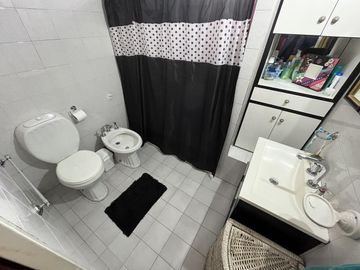 Casa con 5 domitorios con jardín, parrilla y cochera - Wilde