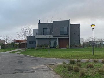 Casa - El Canton