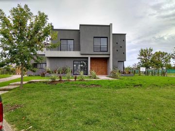 Casa - El Canton