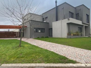 Casa - El Canton