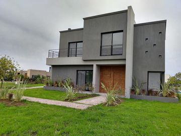 Casa - El Canton