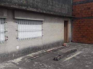 VIRREY CISNEROS 9000 - GALPON 500 MTS - J.L.SUAREZ - VENDE