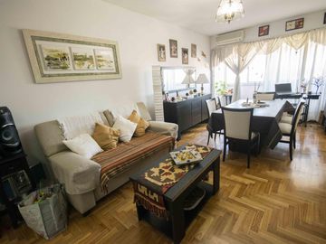 Departamento de 3 ambientes en venta, en Martínez.