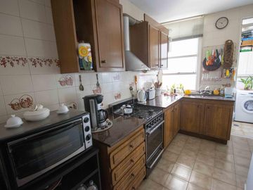 Departamento de 3 ambientes en venta, en Martínez.