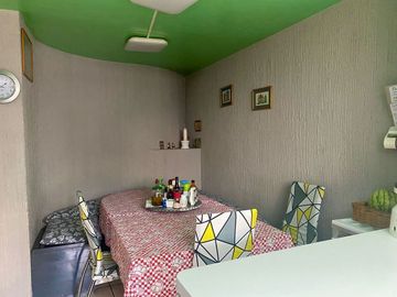 CASA EN PASEOS DE TAXQUEÑA EN CALLE CERRADA CON VIGILANCIA.