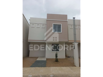 Casa en Urb. Paseo del Sol