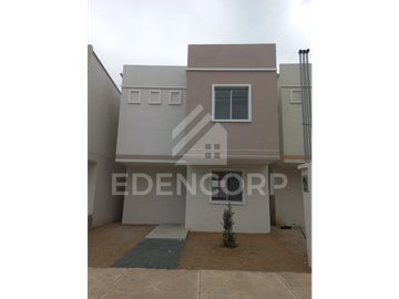 Casa en Urb. Paseo del Sol