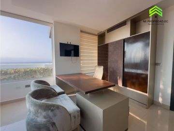 CASA CON PISCINA FRENTE AL MAR EN URBANIZACIÓN MARINA BLUE - MANTA