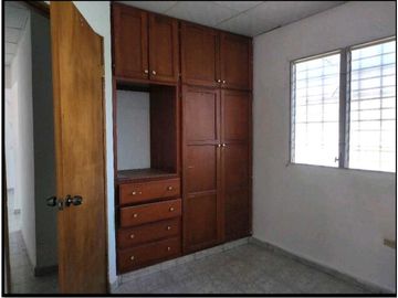 VENTA DE CASA EN SANTIAGO BARRIADA FRENTE A LA UTP