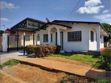 VENTA DE CASA EN SANTIAGO BARRIADA FRENTE A LA UTP