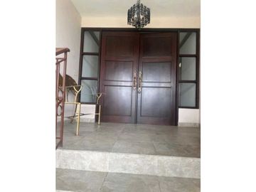 CASA  DUPLEX  EN  ALTOS DEL GOLF  EN LOMA  ALEGRE 5REC 4.5B 450M2