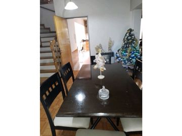 VENTA CASA 2 PLANTAS- B° JARDIN TRAPICHE, ZONA PRIVILEGIADA GODOY CRUZ