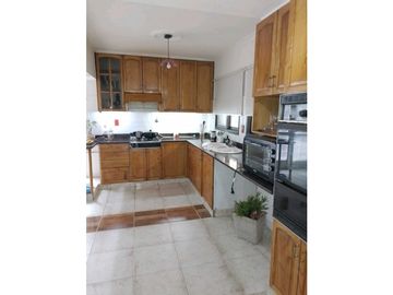 VENTA CASA 2 PLANTAS- B° JARDIN TRAPICHE, ZONA PRIVILEGIADA GODOY CRUZ