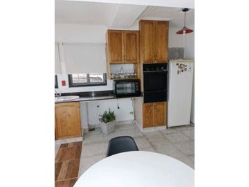 VENTA CASA 2 PLANTAS- B° JARDIN TRAPICHE, ZONA PRIVILEGIADA GODOY CRUZ