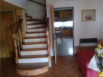 VENTA CASA 2 PLANTAS- B° JARDIN TRAPICHE, ZONA PRIVILEGIADA GODOY CRUZ