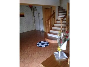 VENTA CASA 2 PLANTAS- B° JARDIN TRAPICHE, ZONA PRIVILEGIADA GODOY CRUZ