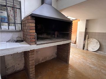 VENDE CASA EN BARRIO TRAPICHE GODOY CRUZ