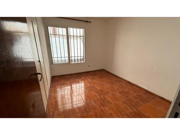 VENDE CASA EN BARRIO TRAPICHE GODOY CRUZ
