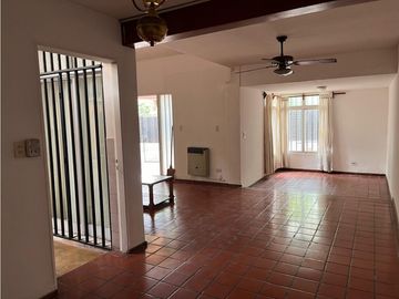 VENDE CASA EN BARRIO TRAPICHE GODOY CRUZ