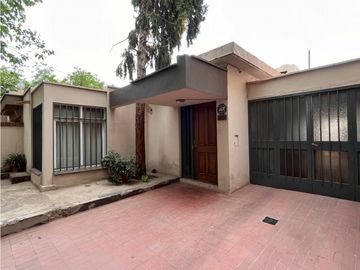 VENDE CASA EN BARRIO TRAPICHE GODOY CRUZ