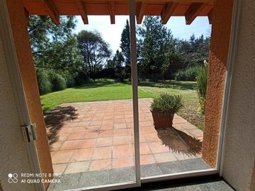 Preciosa casa y 2,300 M2 de Terreno, Ideal para la familia!