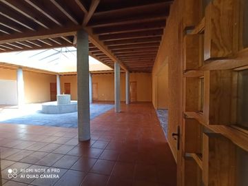 Preciosa casa y 2,300 M2 de Terreno, Ideal para la familia!