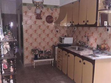 BRASIL 600  - CASA 3 AMB    LOCAL   GALPON  - V. MARTELLI