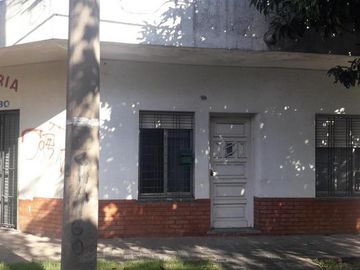 BRASIL 600  - CASA 3 AMB    LOCAL   GALPON  - V. MARTELLI