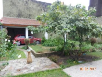 MORRIS 1500 - CASA 5 AMB - LOTE 260 MTS - SAN ANDRES - VENDE
