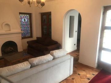 Hotel de 34 habitaciones con baño privado en Santiago Centro