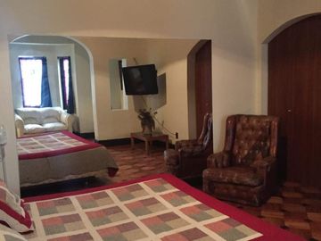 Hotel de 34 habitaciones con baño privado en Santiago Centro
