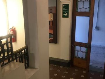 Hotel de 34 habitaciones con baño privado en Santiago Centro