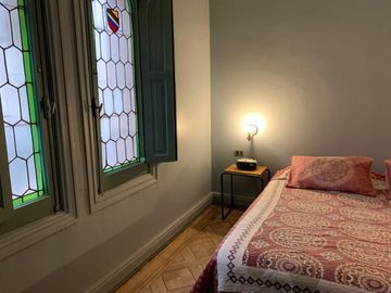 Hotel de 34 habitaciones con baño privado en Santiago Centro