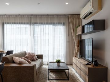 Newly renovated unit, inspected and fixed by professionals