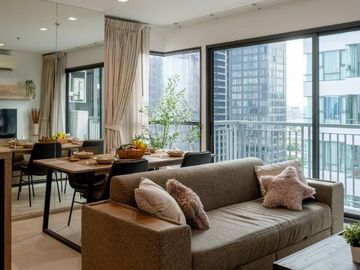 Newly renovated unit, inspected and fixed by professionals