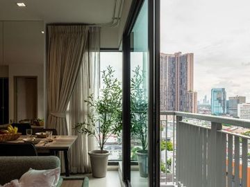 Newly renovated unit, inspected and fixed by professionals