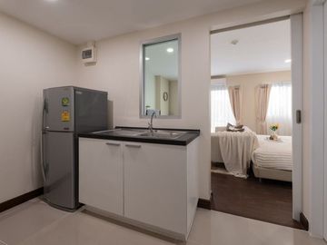 Studio Condo for sale at The Escape