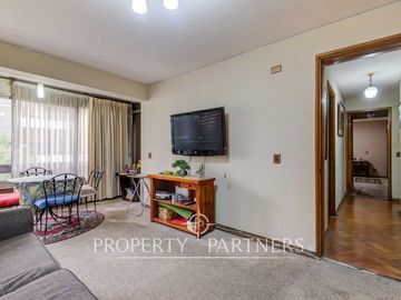 Amplio departamento en excelente barrio residencial de providencia en calle Luis Thayer Ojeda