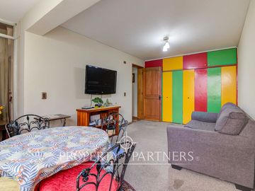 Amplio departamento en excelente barrio residencial de providencia en calle Luis Thayer Ojeda