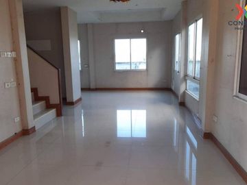 FOR SELL house Baan Subthanee Lamlukka – Klong 7 BTS-Nana CX-106576