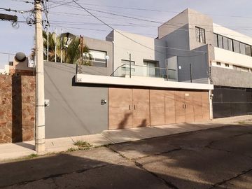 Propiedad en venta ideal para oficinas en Chapultepec Norte, Morelia